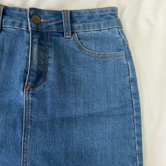 Denim Mini Skirt - Forever 21 - Women's Small - Stretchy - High-Waist - Picture 3 of 6